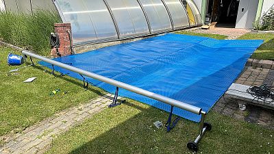 Solar cover for swimming pool